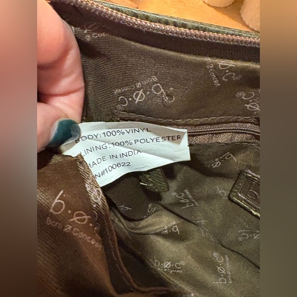 B. O. C. Clover hill crossbody bag and wristlet. - Picture 7 of 16